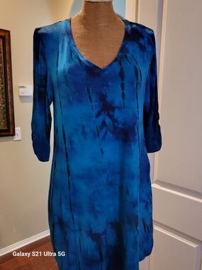 Women's Blue Hand Tie-Dye V-Neck Tunic Top